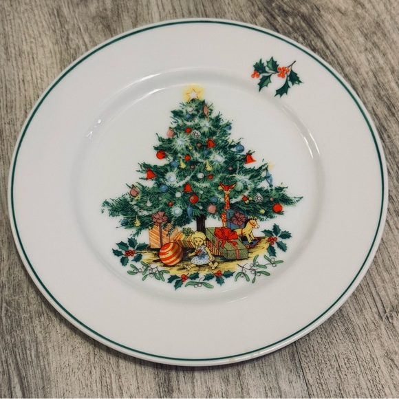 VINTAGE WOODMERE China Set Of 8 Christmas Tree Holiday Desert Plates - EUC - Picture 2 of 8